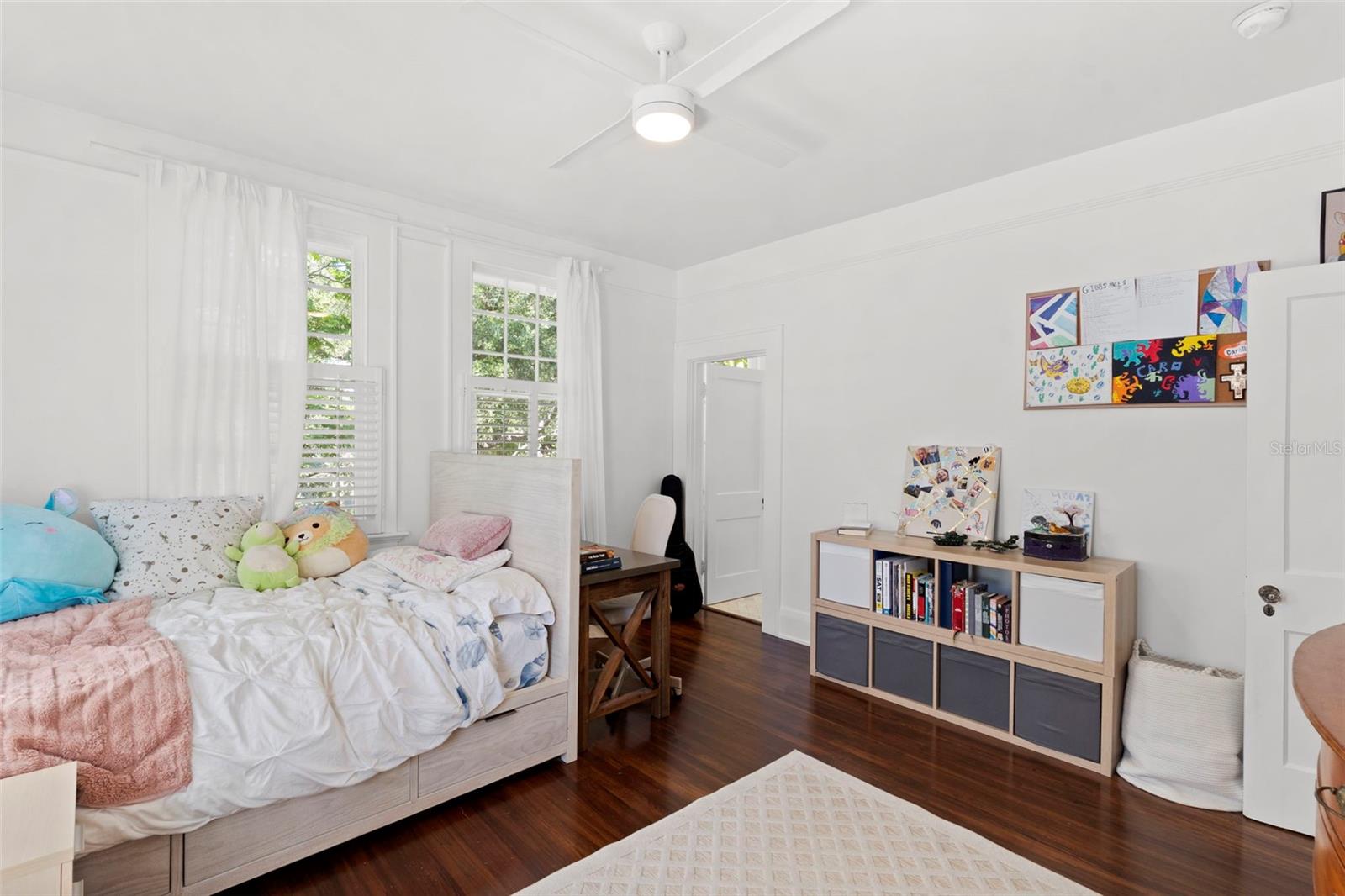 WEST NEW SUBURB BEAUTIFUL - Residential