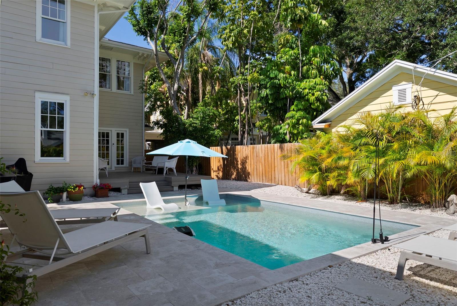 WEST NEW SUBURB BEAUTIFUL - Residential