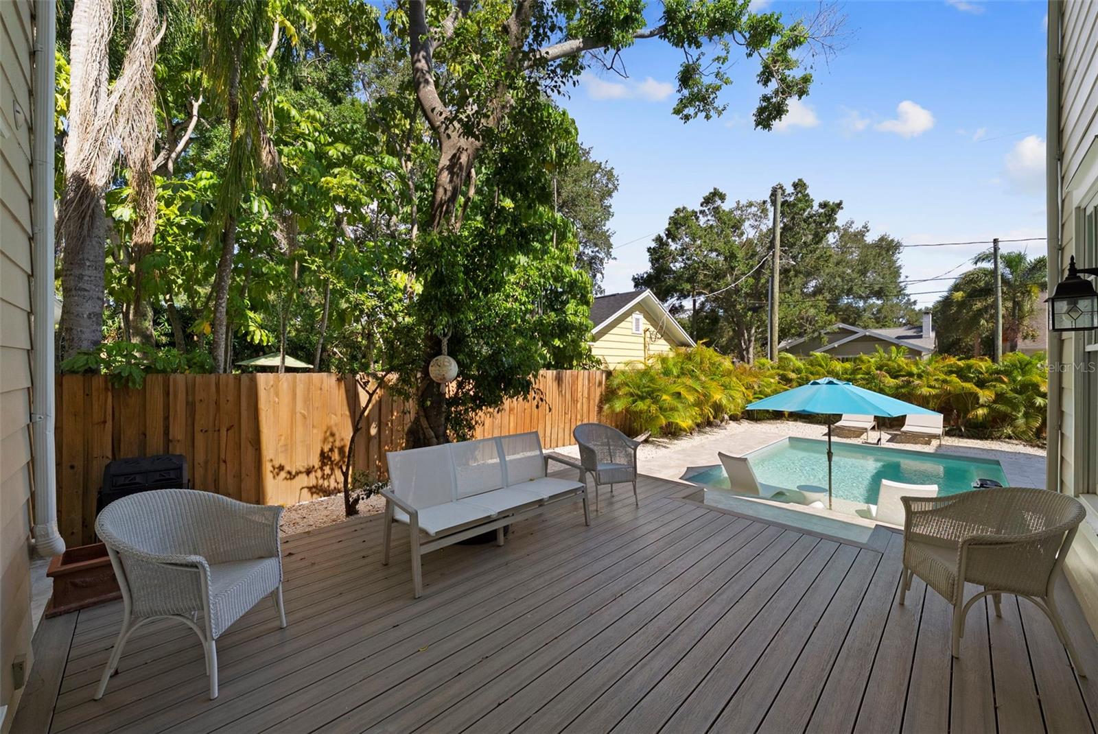 WEST NEW SUBURB BEAUTIFUL - Residential