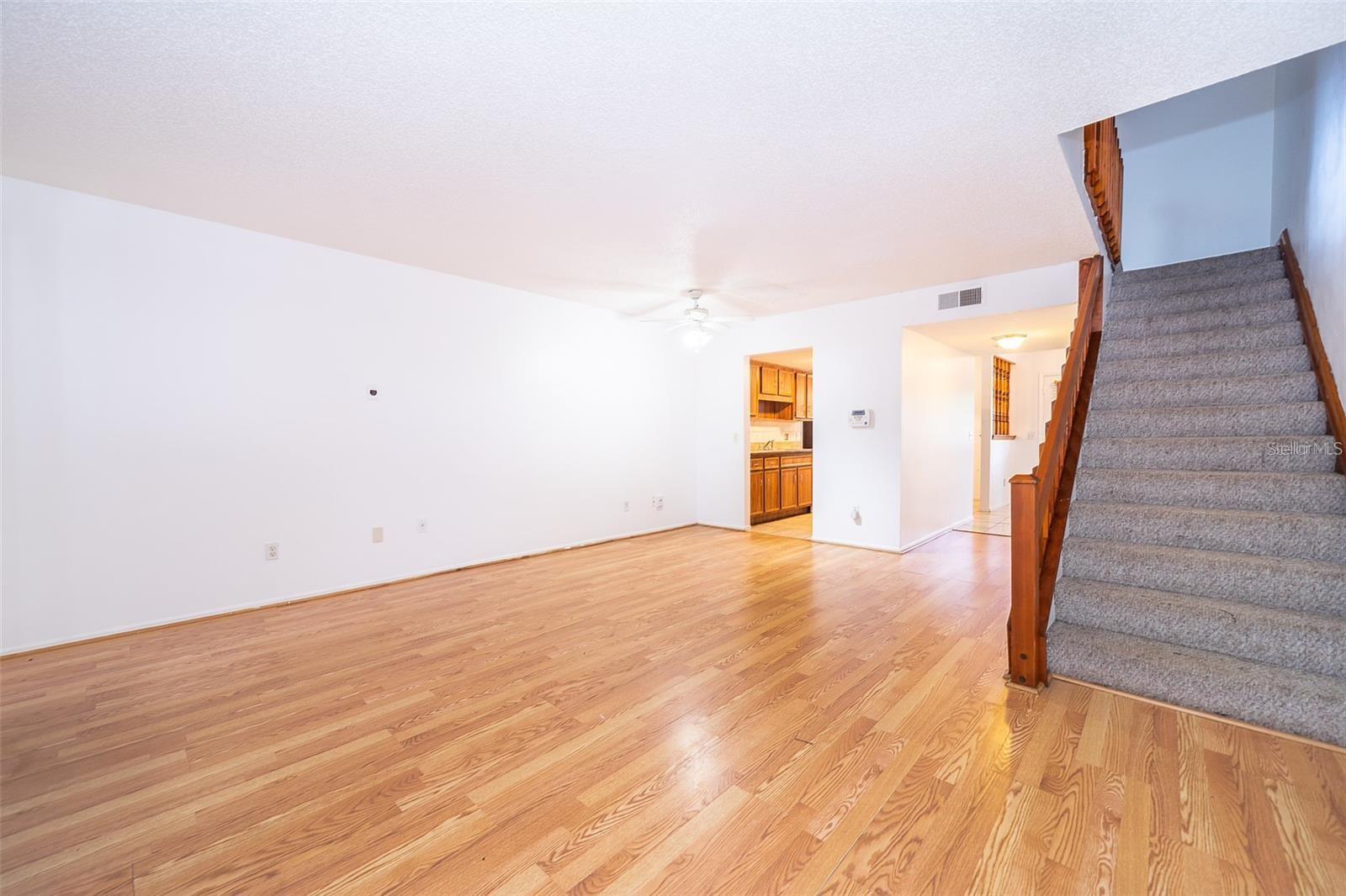 CARMEL OAKS CONDO PH 03 - Residential