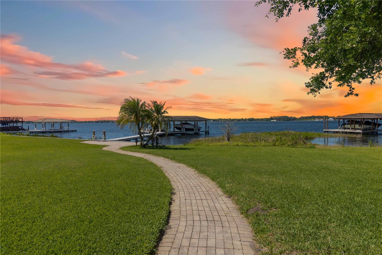 WINDERMERE DOWNS - Residential
