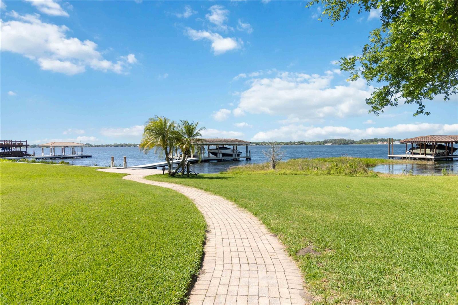 WINDERMERE DOWNS - Residential