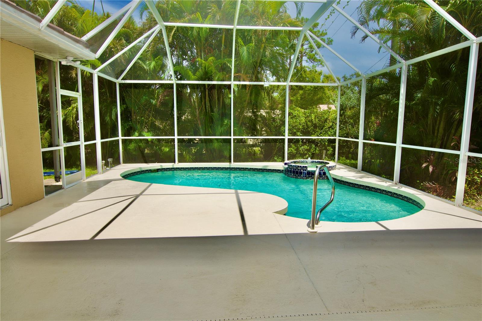 PARK TRACE ESTATES - Residential