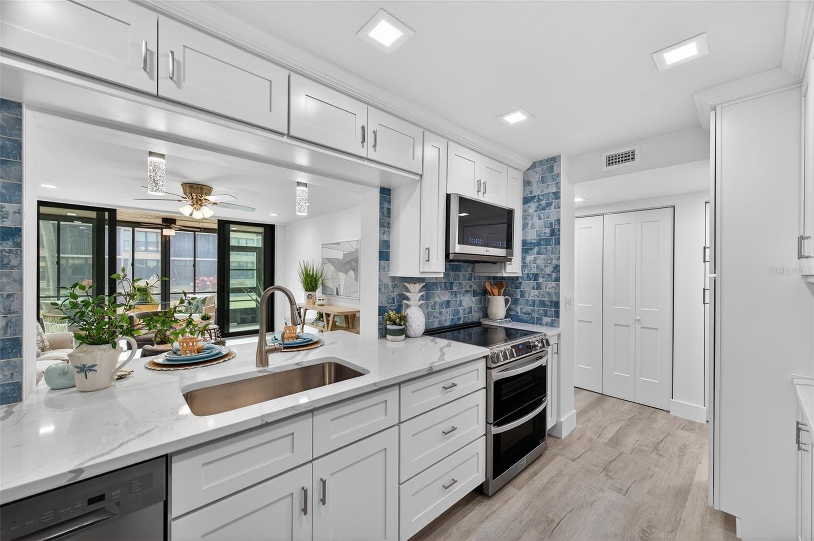 BAY MARINER THE CONDO - Residential