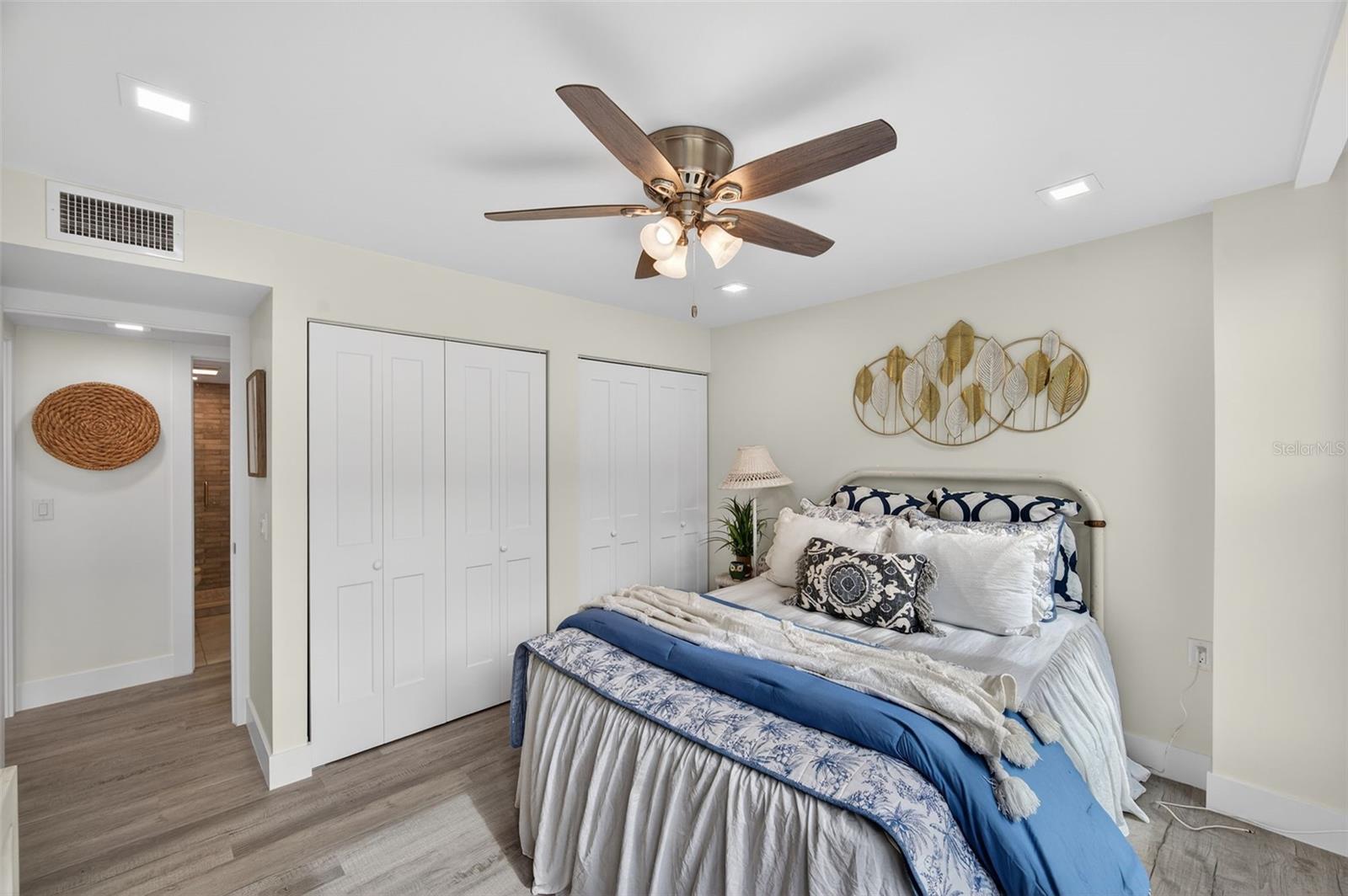 BAY MARINER THE CONDO - Residential