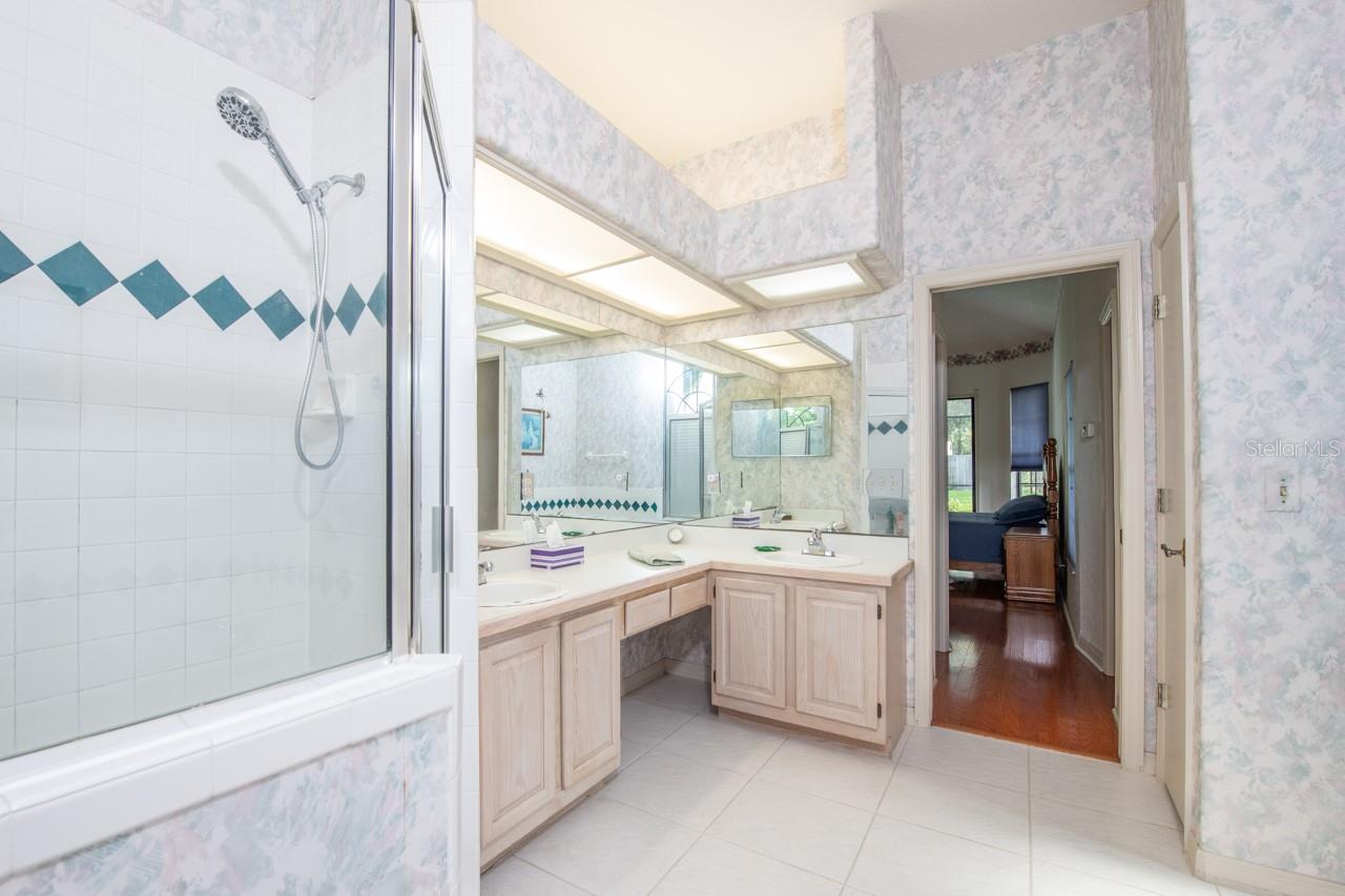STONE HOLLOW - Residential