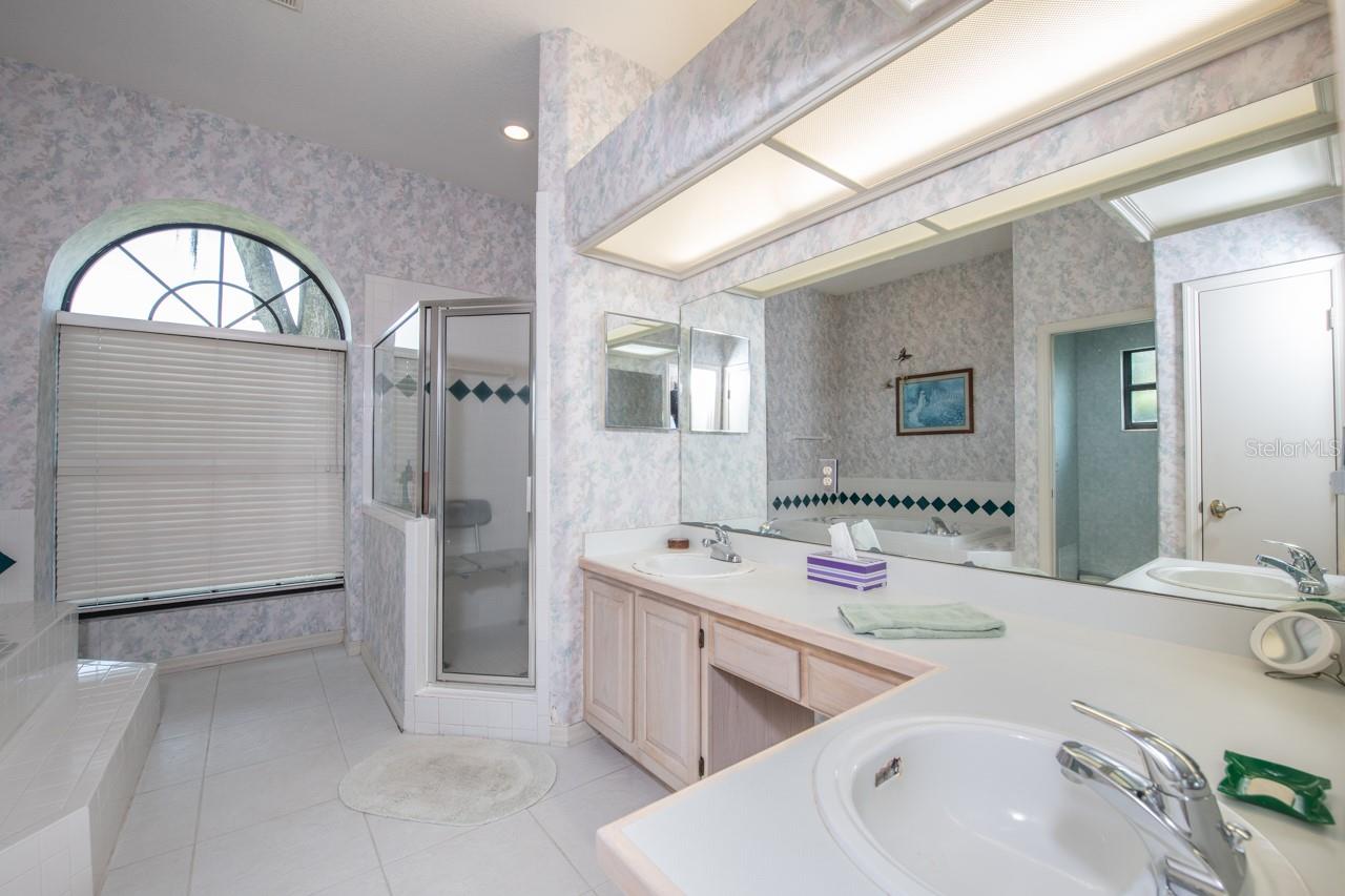 STONE HOLLOW - Residential