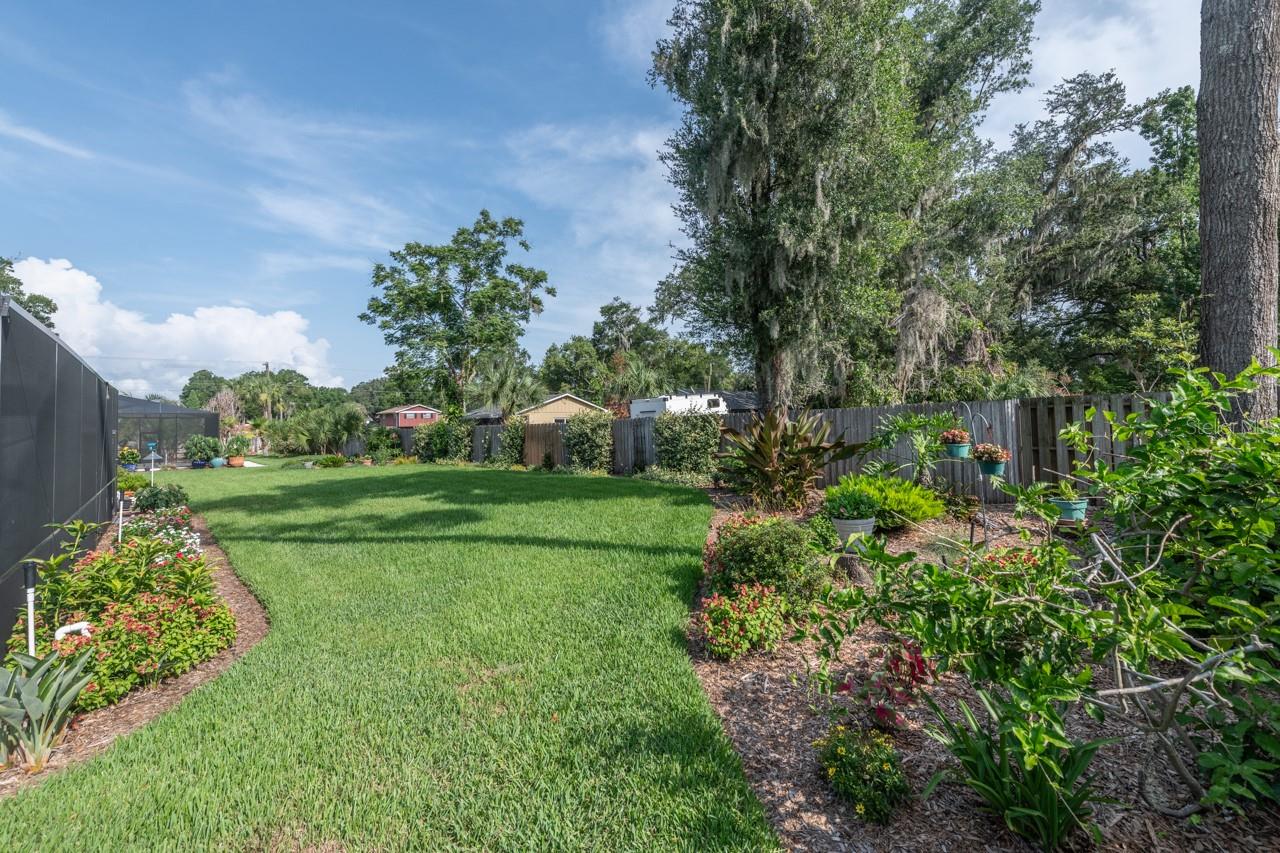 STONE HOLLOW - Residential