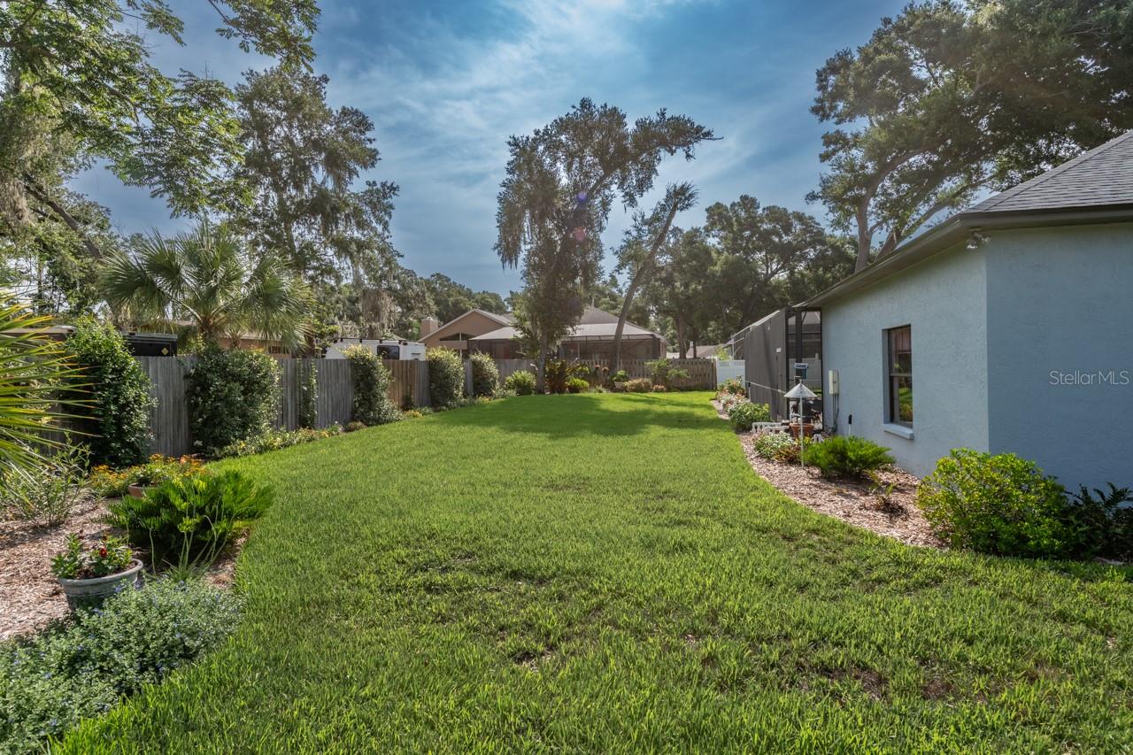 STONE HOLLOW - Residential
