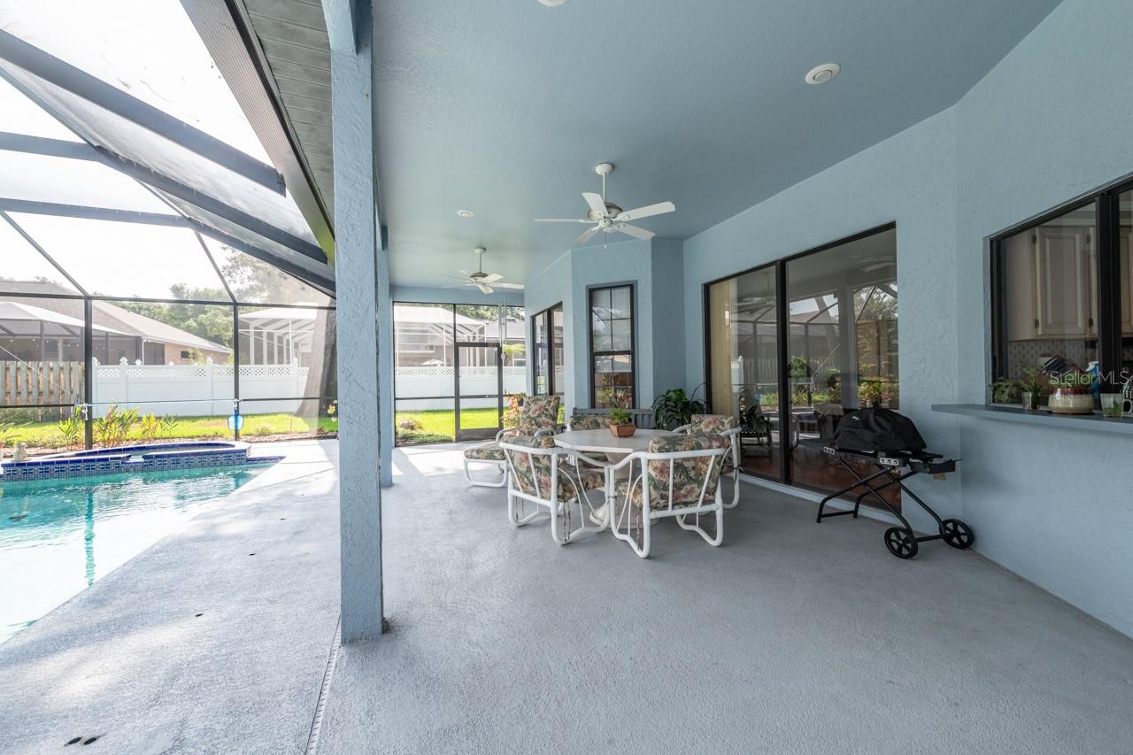 STONE HOLLOW - Residential
