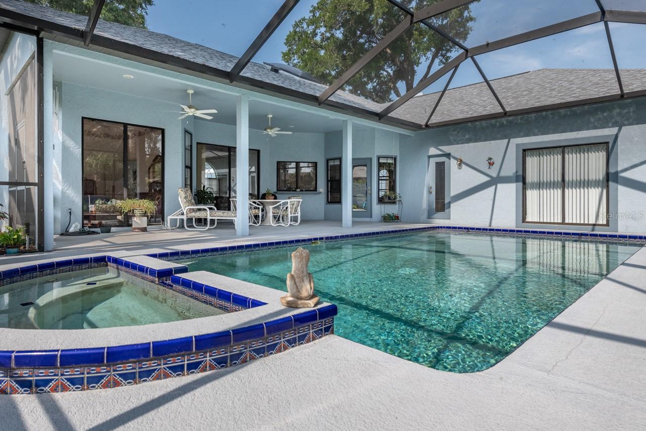 STONE HOLLOW - Residential