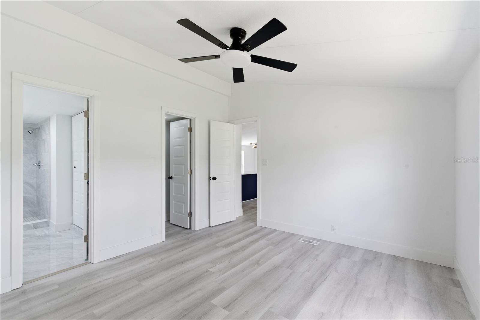 LEISURE HILLS - Residential