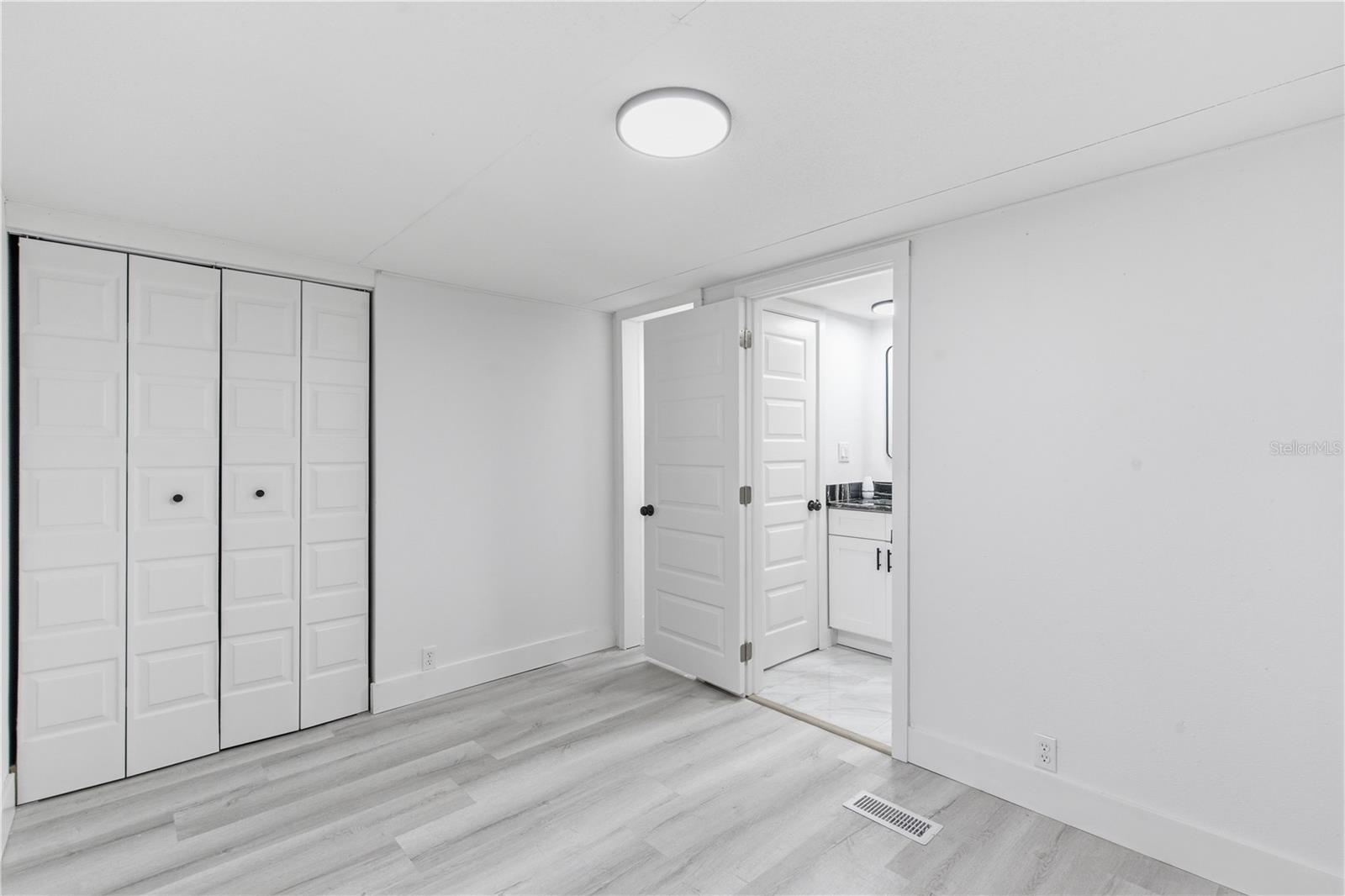 LEISURE HILLS - Residential