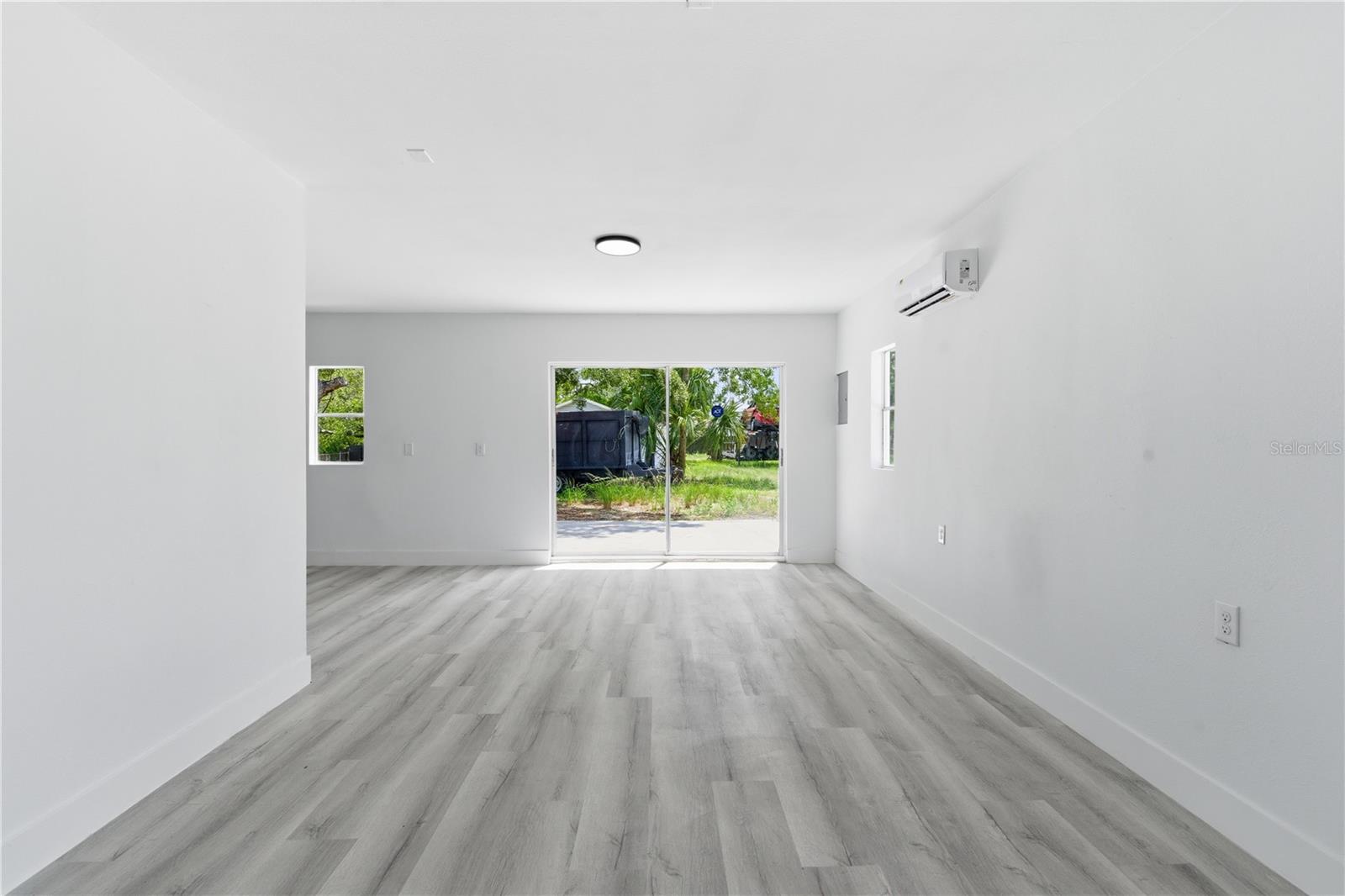 LEISURE HILLS - Residential