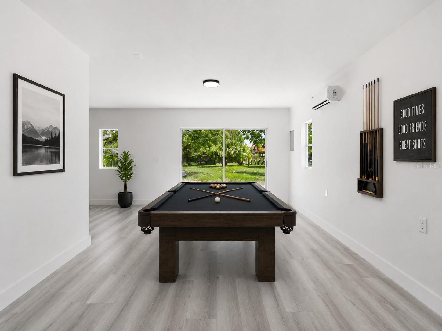 LEISURE HILLS - Residential