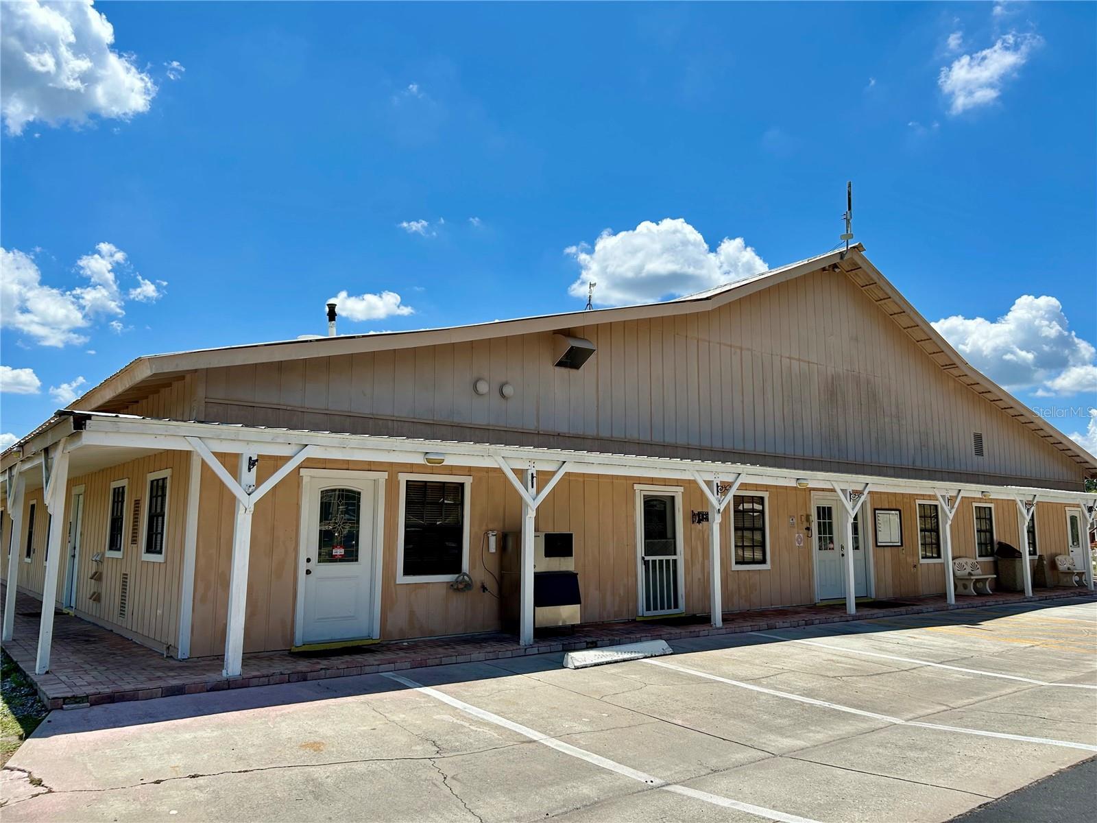 TORREY OAKS RV & GOLF RESIDENCE - Land