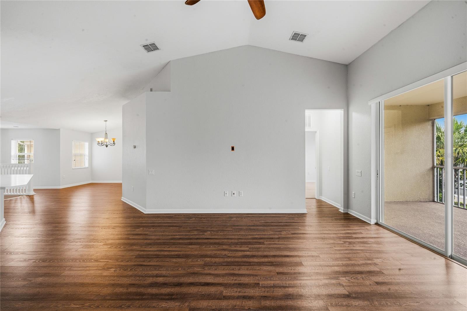 CARRIAGE HOMES AT DUNWOODY COMMONS A CONDO - Residential