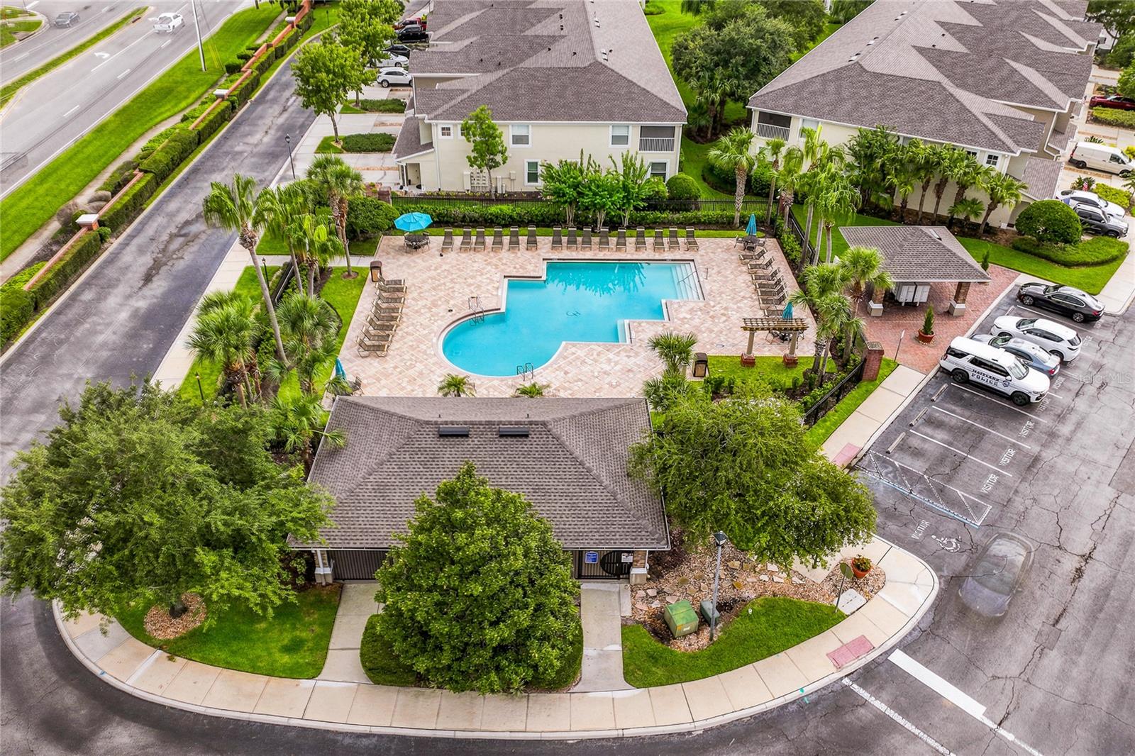 CARRIAGE HOMES AT DUNWOODY COMMONS A CONDO - Residential