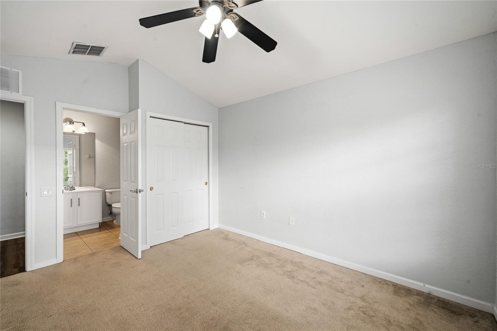 CARRIAGE HOMES AT DUNWOODY COMMONS A CONDO - Residential