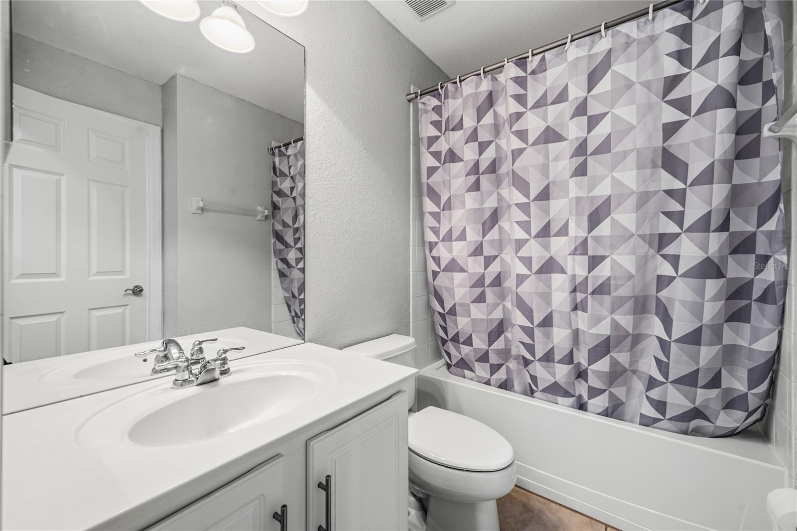 CARRIAGE HOMES AT DUNWOODY COMMONS A CONDO - Residential