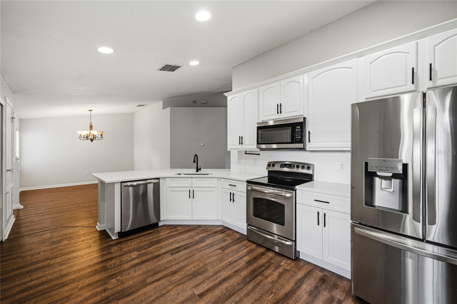 CARRIAGE HOMES AT DUNWOODY COMMONS A CONDO - Residential