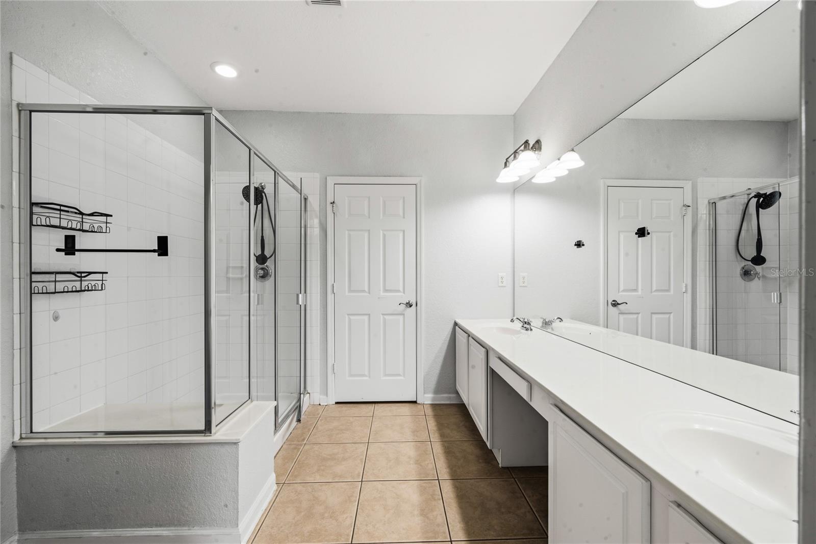 CARRIAGE HOMES AT DUNWOODY COMMONS A CONDO - Residential