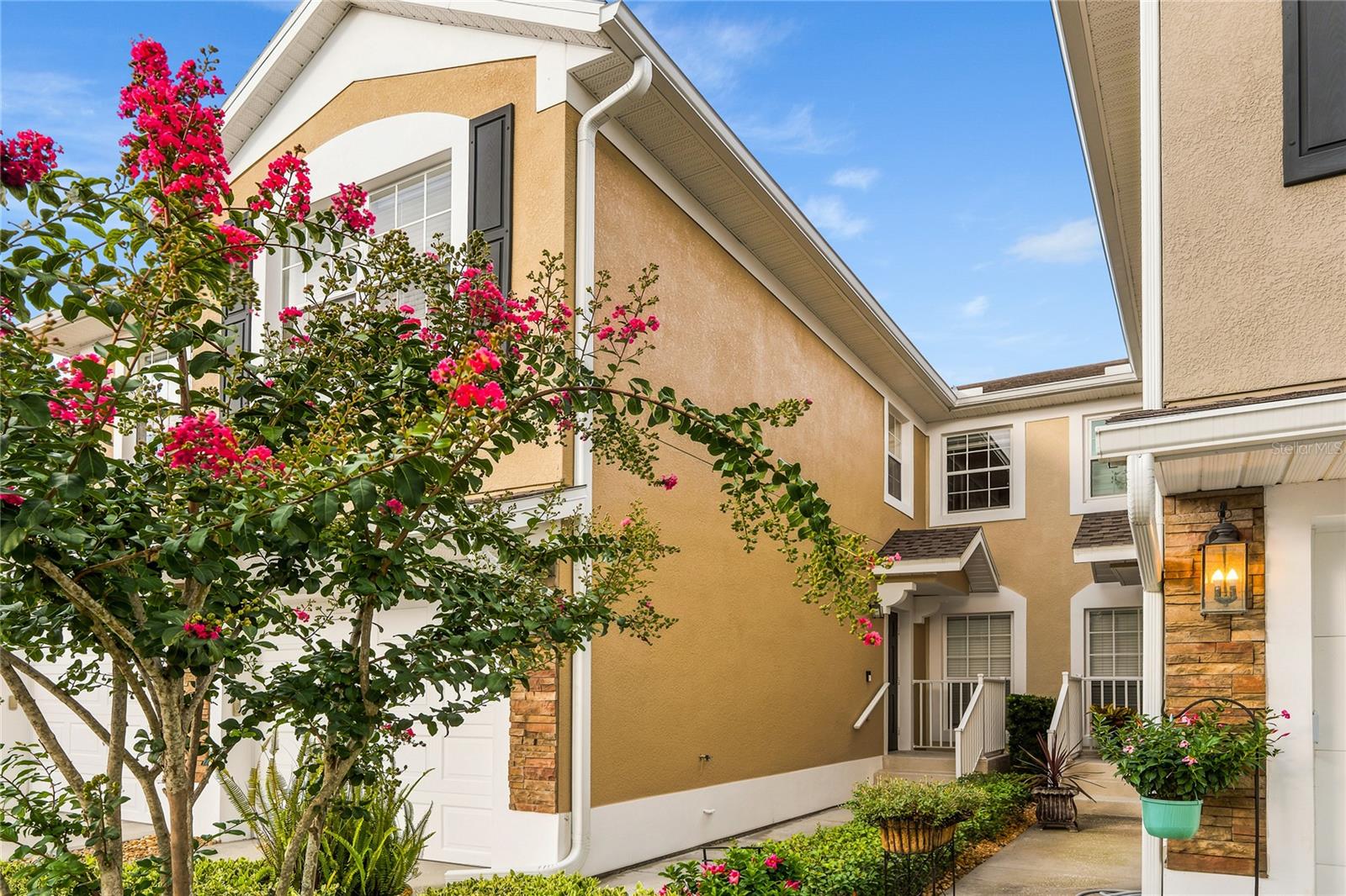 CARRIAGE HOMES AT DUNWOODY COMMONS A CONDO - Residential