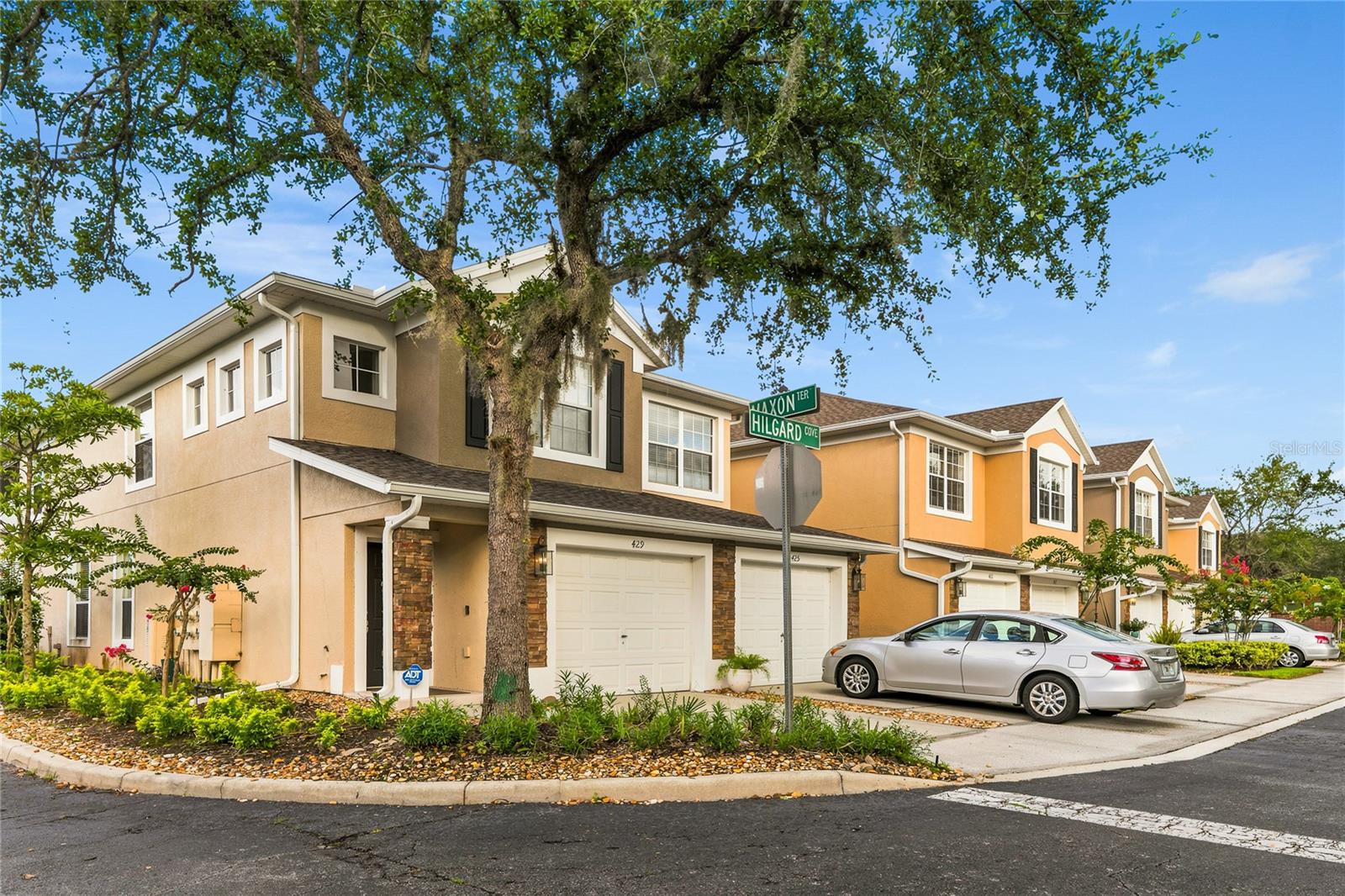 CARRIAGE HOMES AT DUNWOODY COMMONS A CONDO - Residential