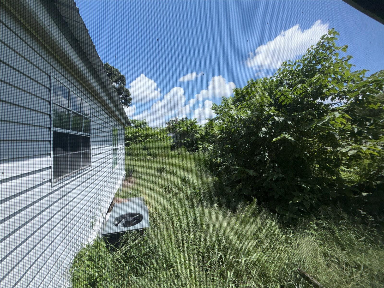TROPICAL ACRES AREA - Residential