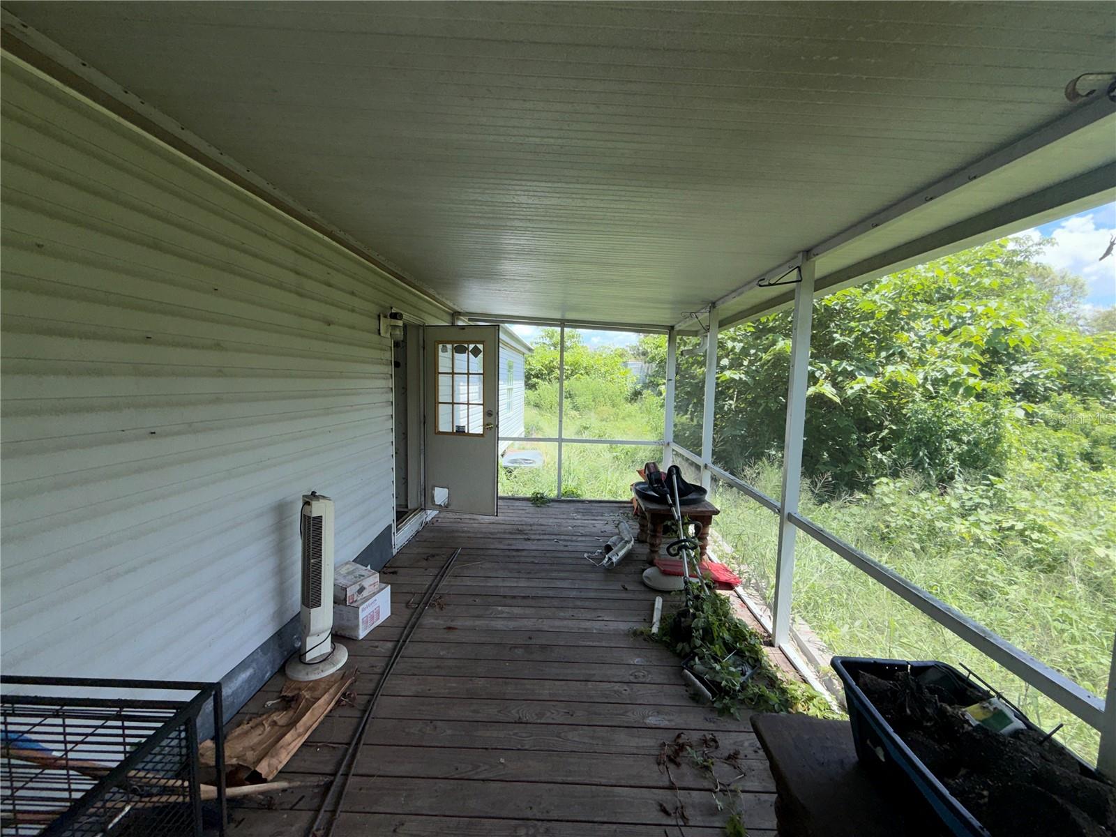TROPICAL ACRES AREA - Residential
