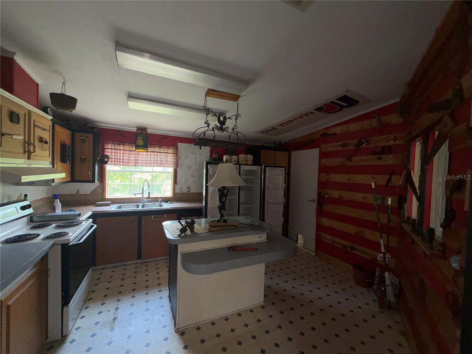TROPICAL ACRES AREA - Residential