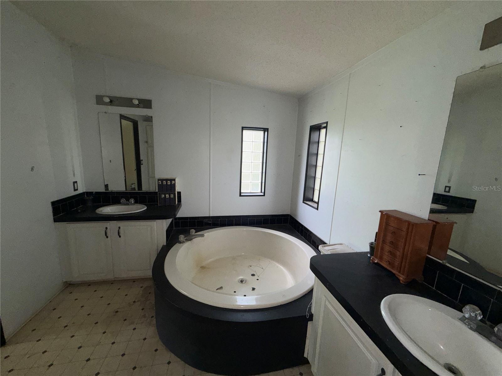TROPICAL ACRES AREA - Residential