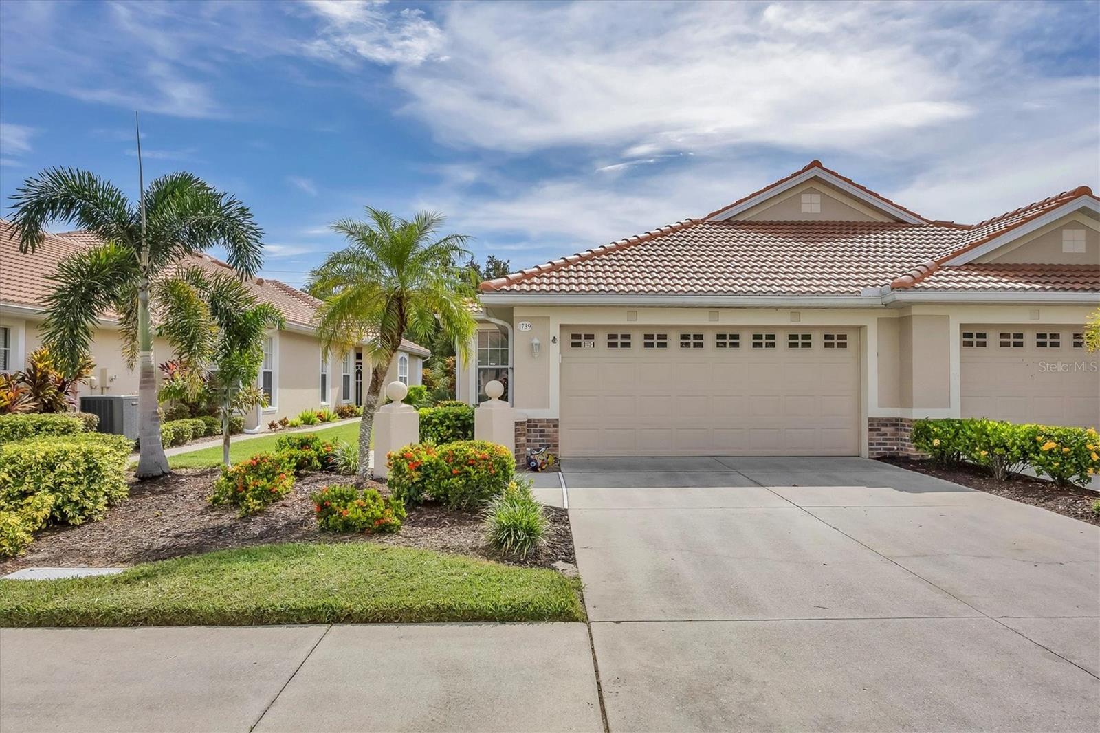 PELICAN POINTE GOLF & COUNTRY CLUB - Residential