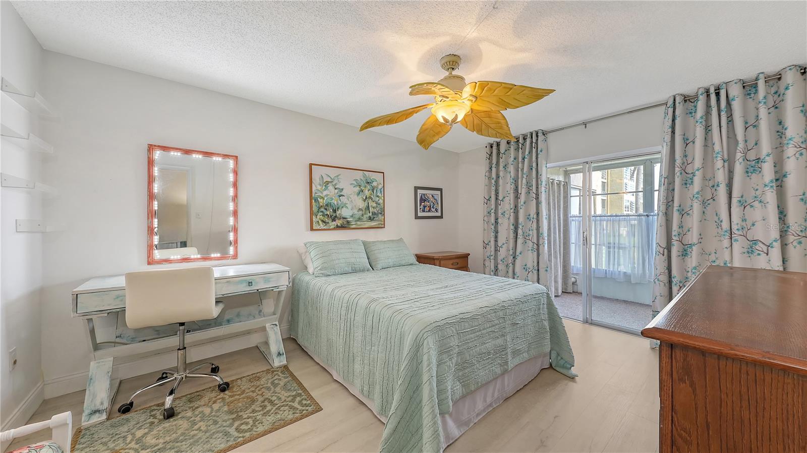 BAYSHORE ON THE LAKE APTS SEC 3 - Residential