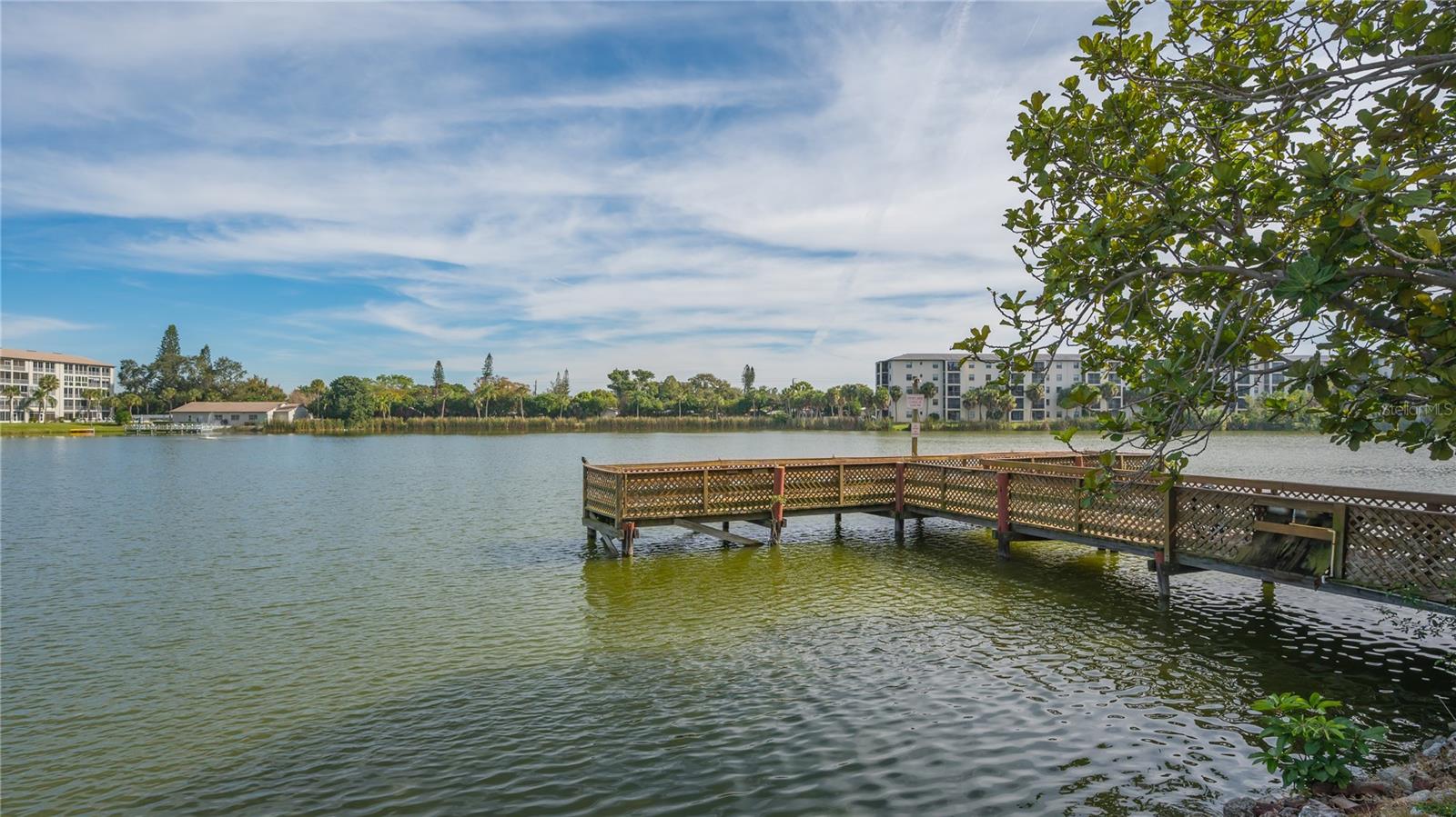 BAYSHORE ON THE LAKE APTS SEC 3 - Residential
