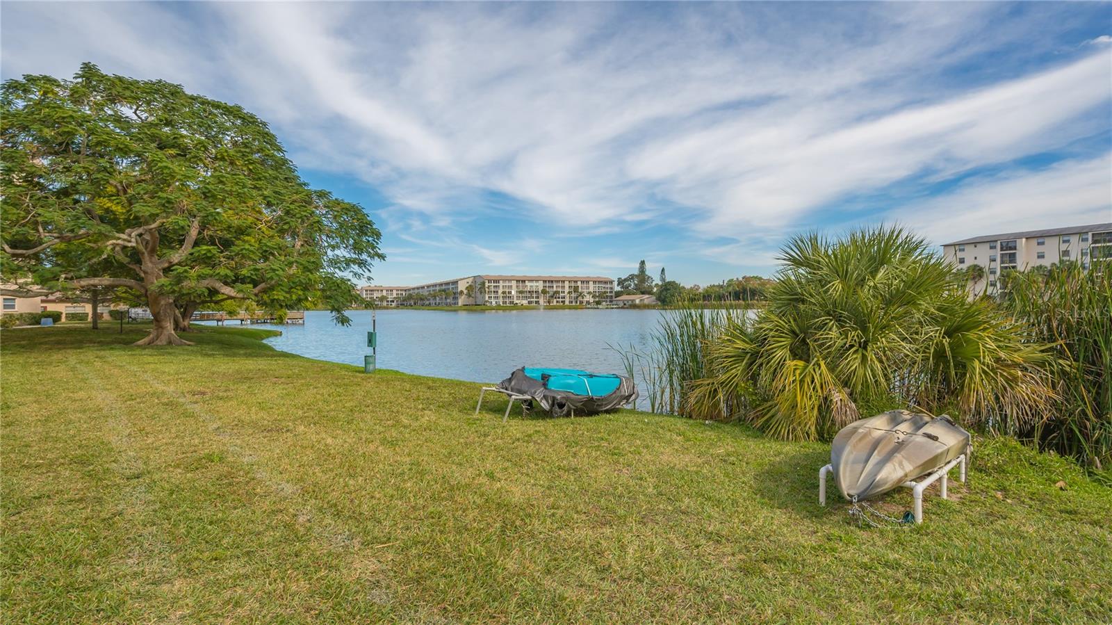 BAYSHORE ON THE LAKE APTS SEC 3 - Residential