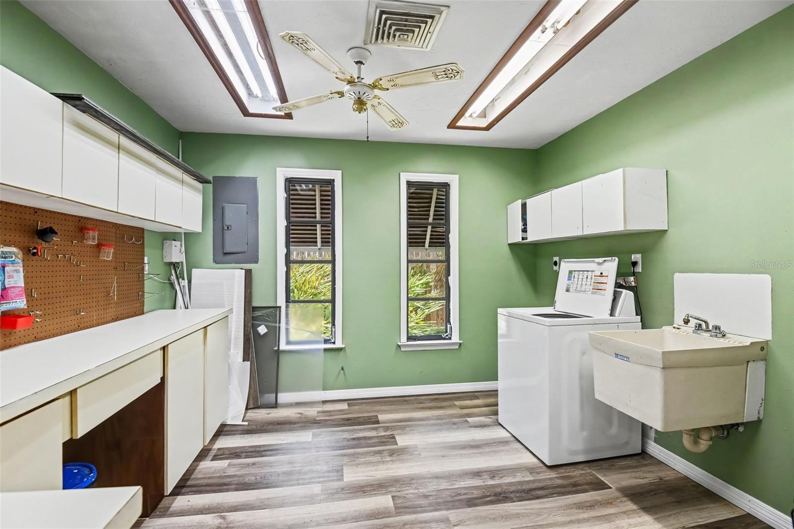 N ENGLEWOOD REP - Residential