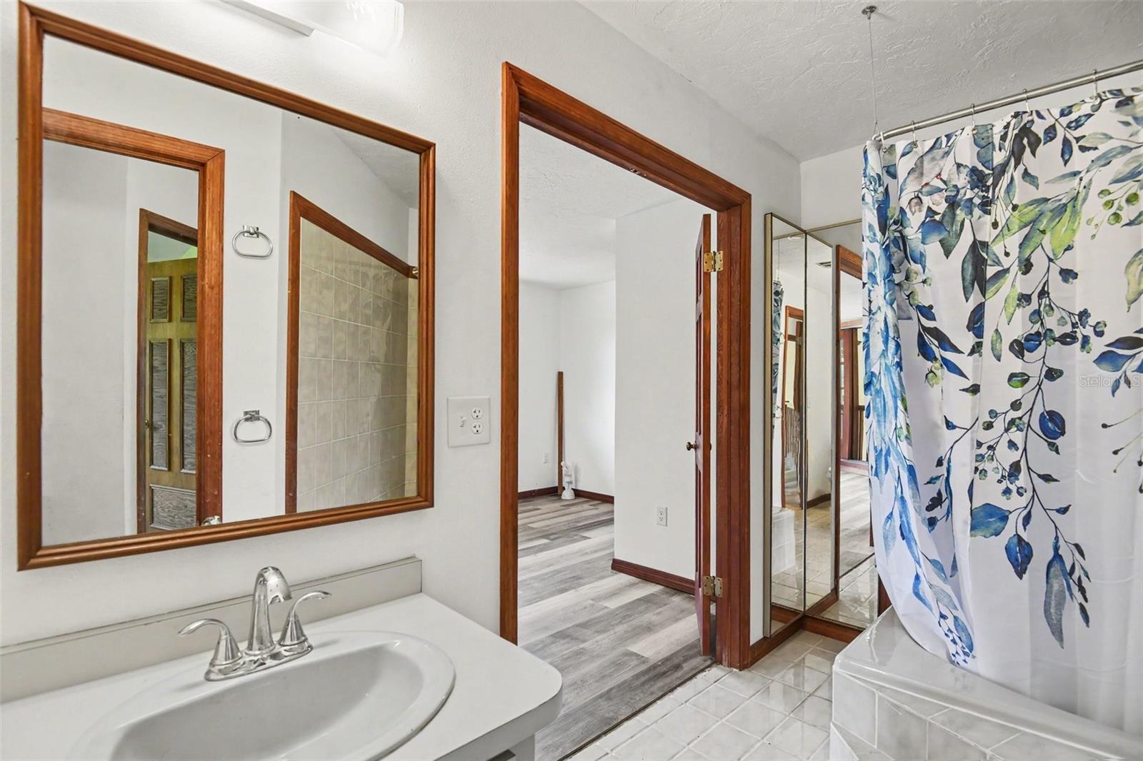 N ENGLEWOOD REP - Residential