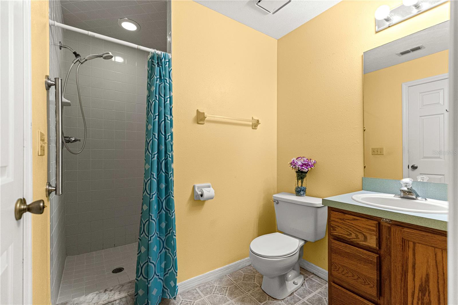 OAK TRACE VILLAS - Residential