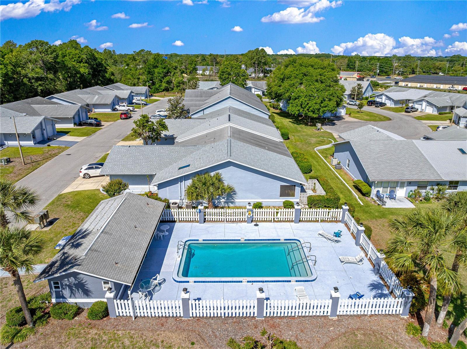 OAK TRACE VILLAS - Residential