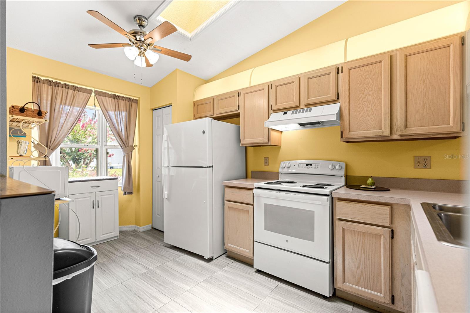 OAK TRACE VILLAS - Residential