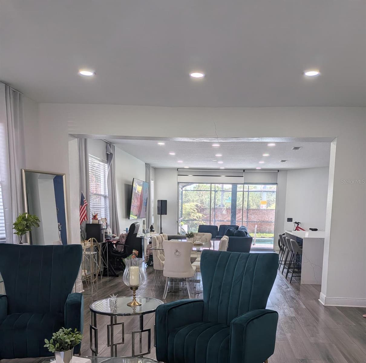 NEPTUNE POINTE - Residential