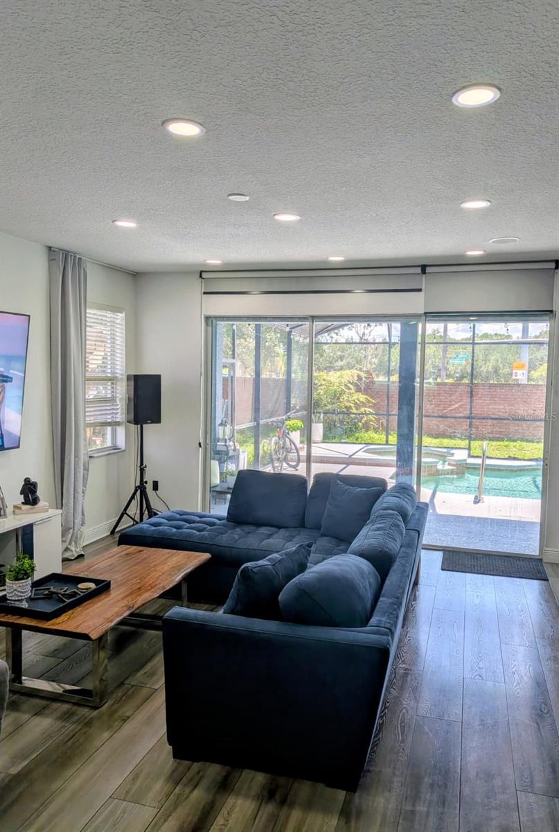 NEPTUNE POINTE - Residential