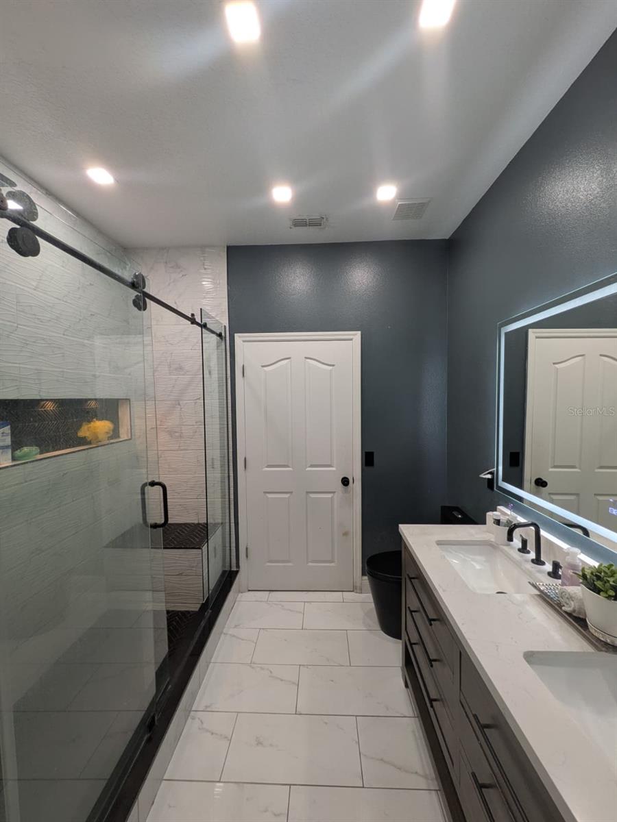 NEPTUNE POINTE - Residential