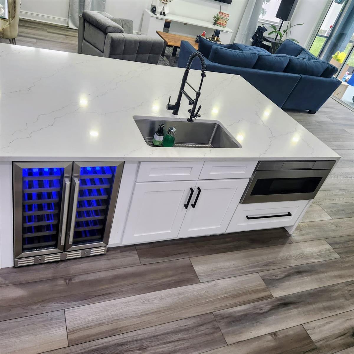 NEPTUNE POINTE - Residential