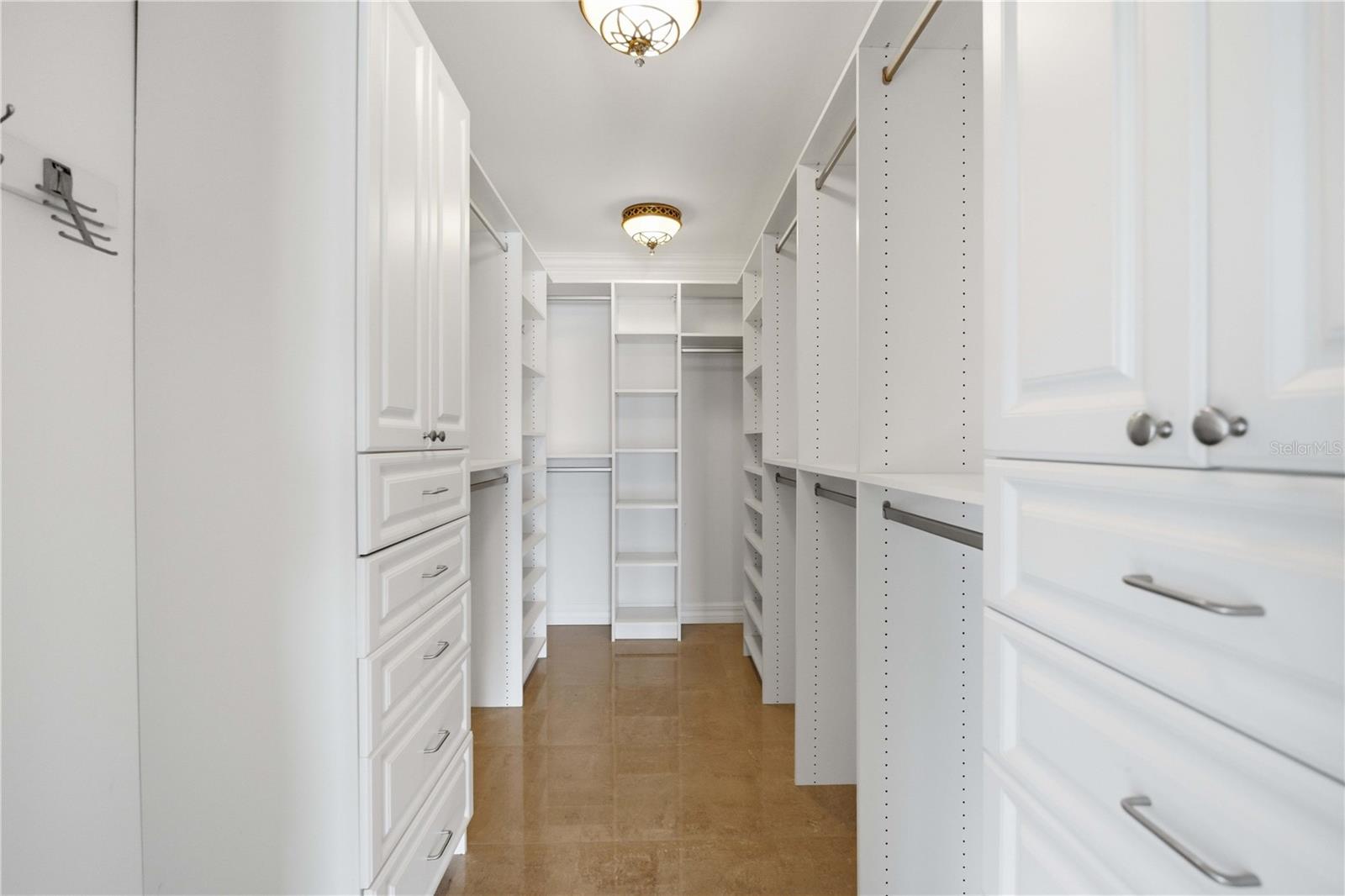 VENICE GARDENS SEC 2 - Residential Lease