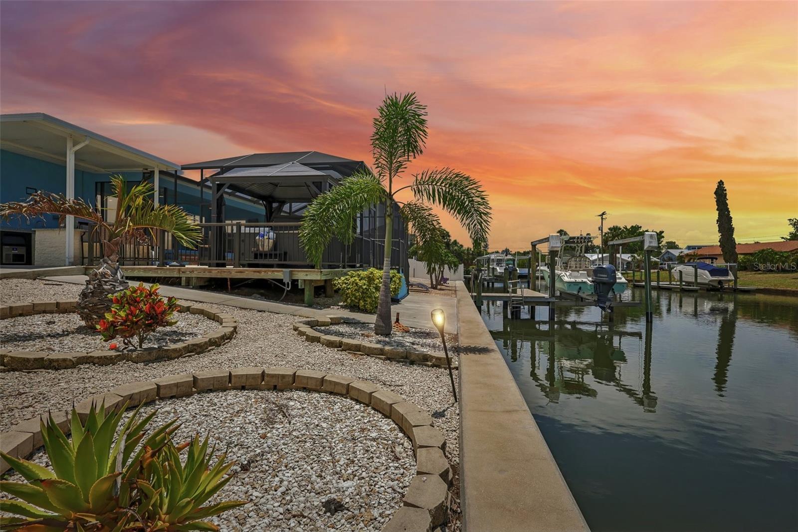 APOLLO BEACH UNIT TWO - Residential