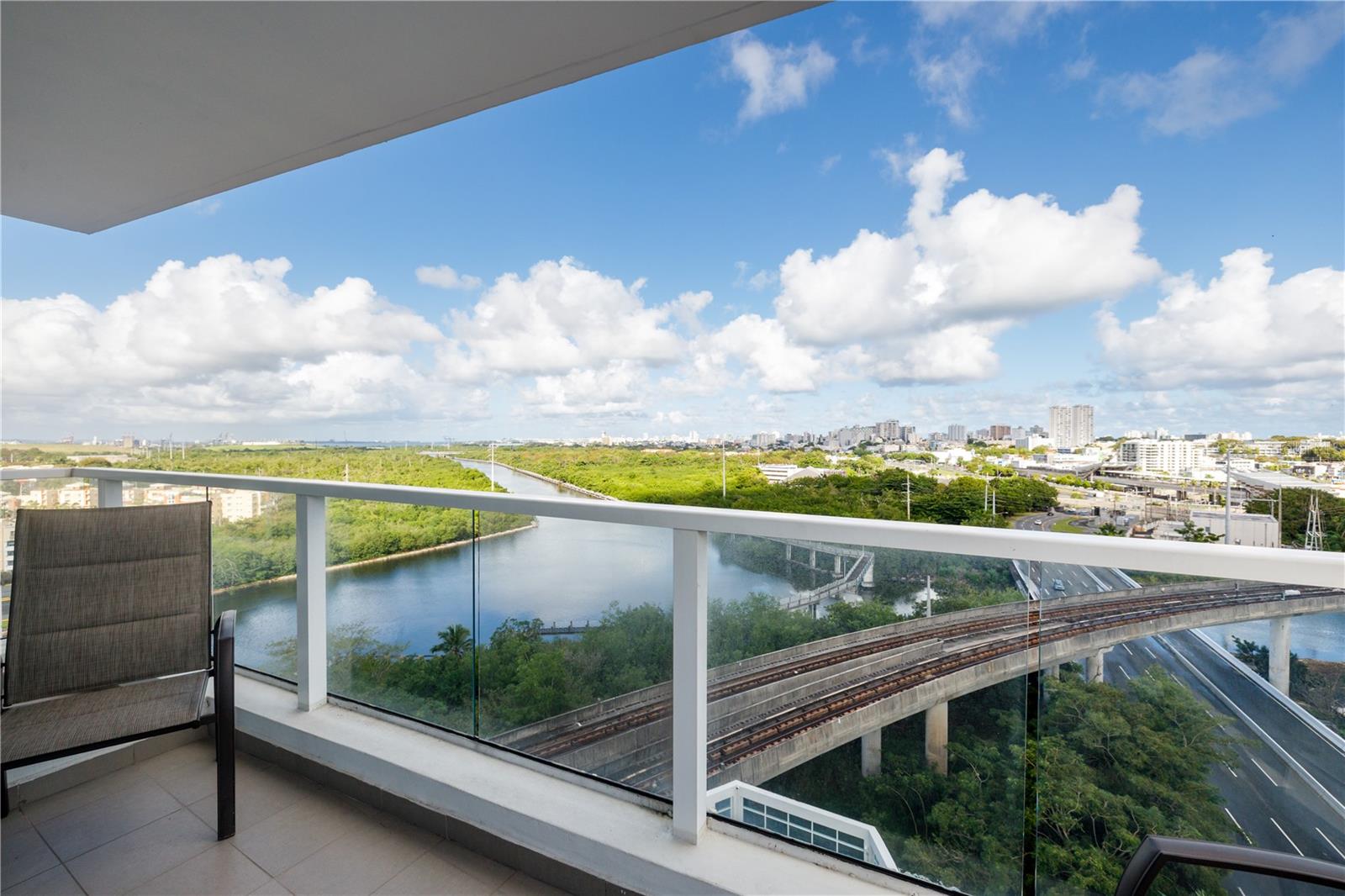 AQUABLUE COND. - Residential