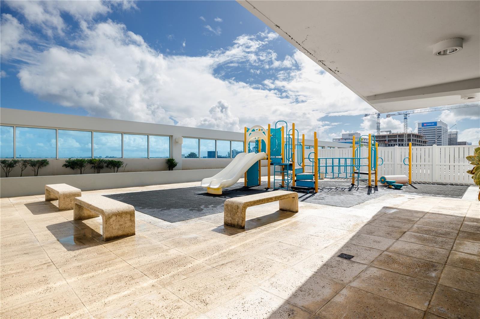 AQUABLUE COND. - Residential