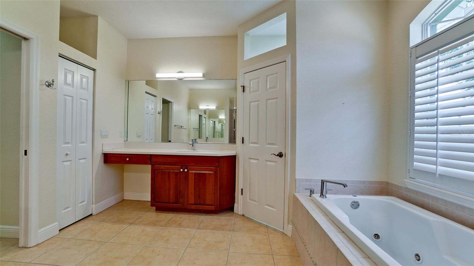ANCIENT OAKS UNIT ONE - Residential
